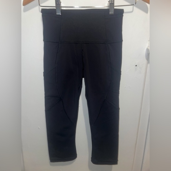 Lululemon hi rise cropped leggings size 2 - Picture 1 of 9